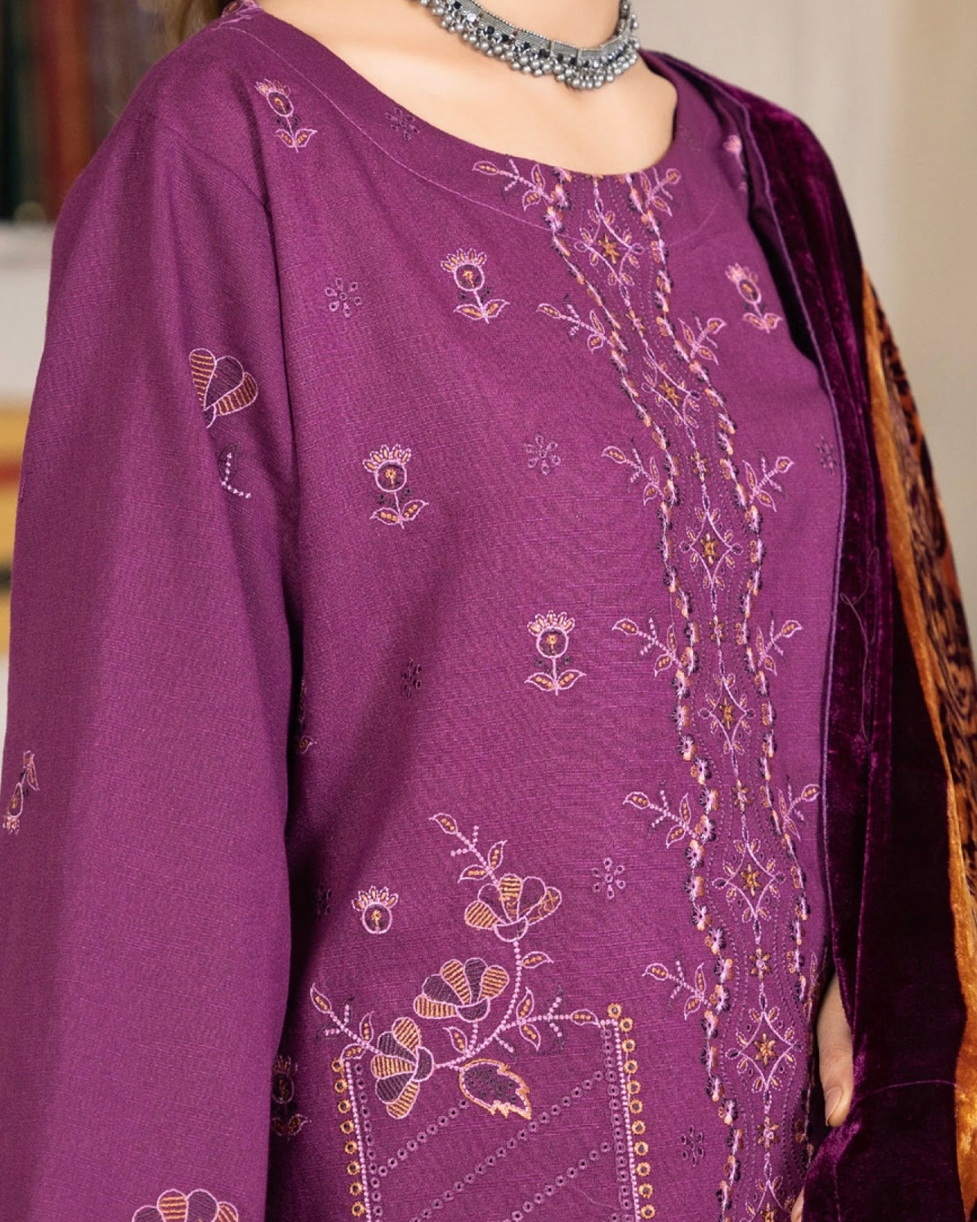 Rangreet | Embroidered Zari Dhanak | Plachi Shawl | Design 4