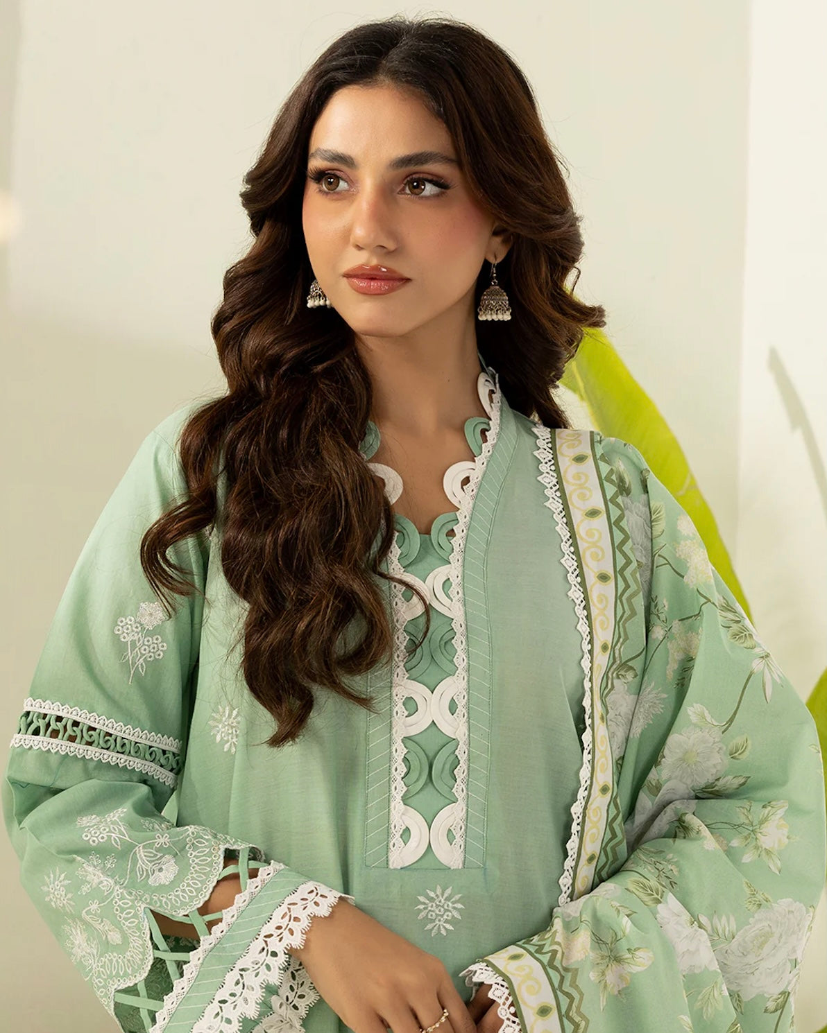Zellbury | Embroidered Lawn Denting Dupatta | Design 568