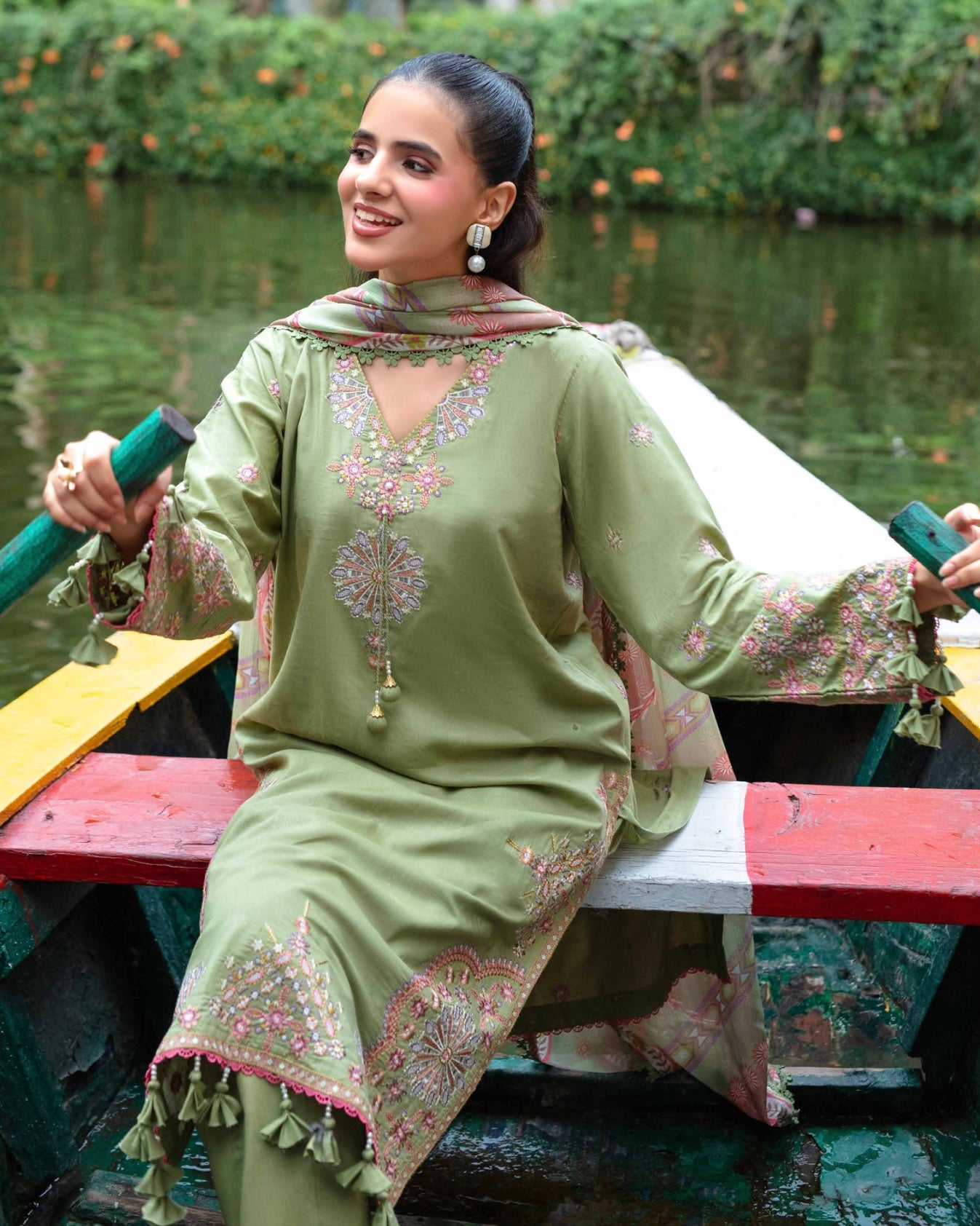 Gullerukh Marjan | Embroidered Linen Monar Dupatta | Design 6