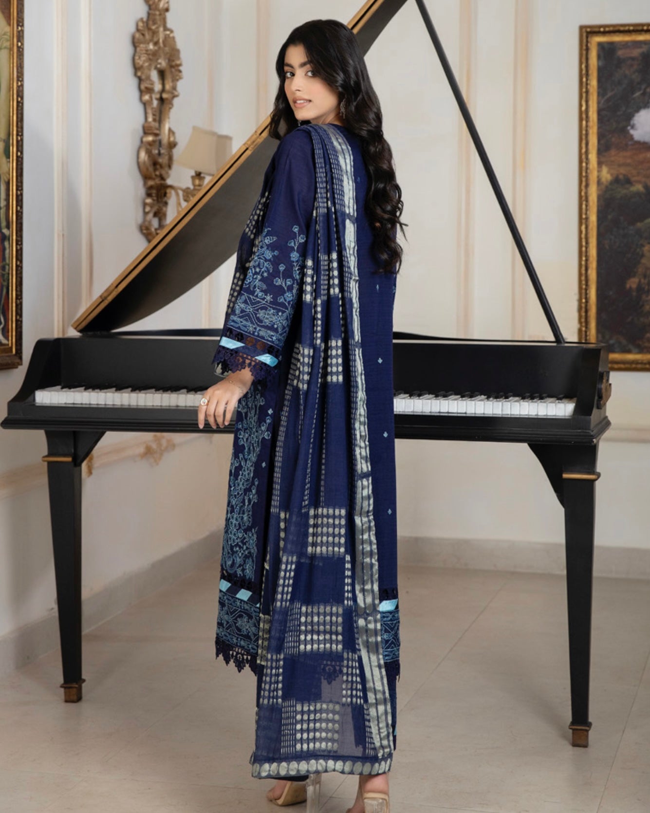 Johra Shab o Roz | Embroidered Lawn | Design 873