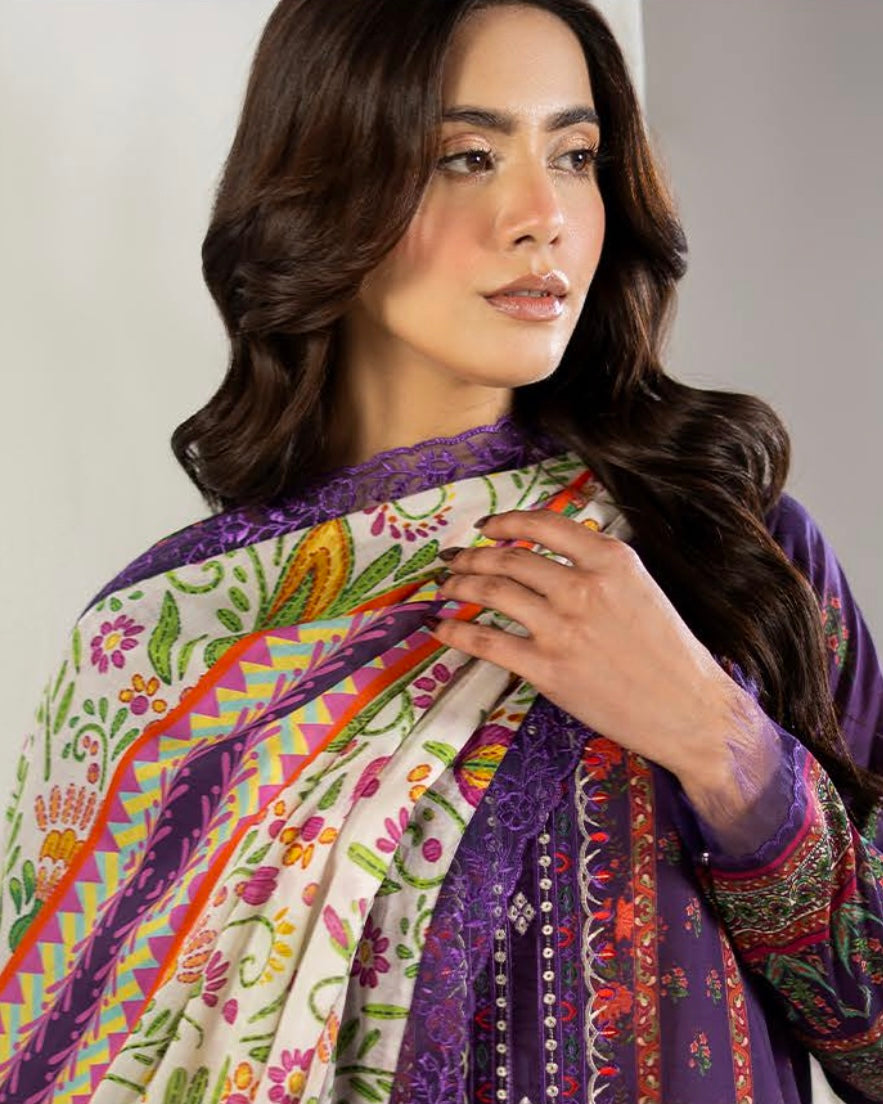 GullJee Haneen | Embroidered Lawn | Design 8