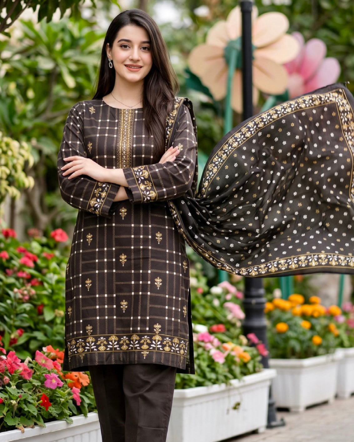 Regalia | Gold Paste Printed Lawn 3pc | Design 11