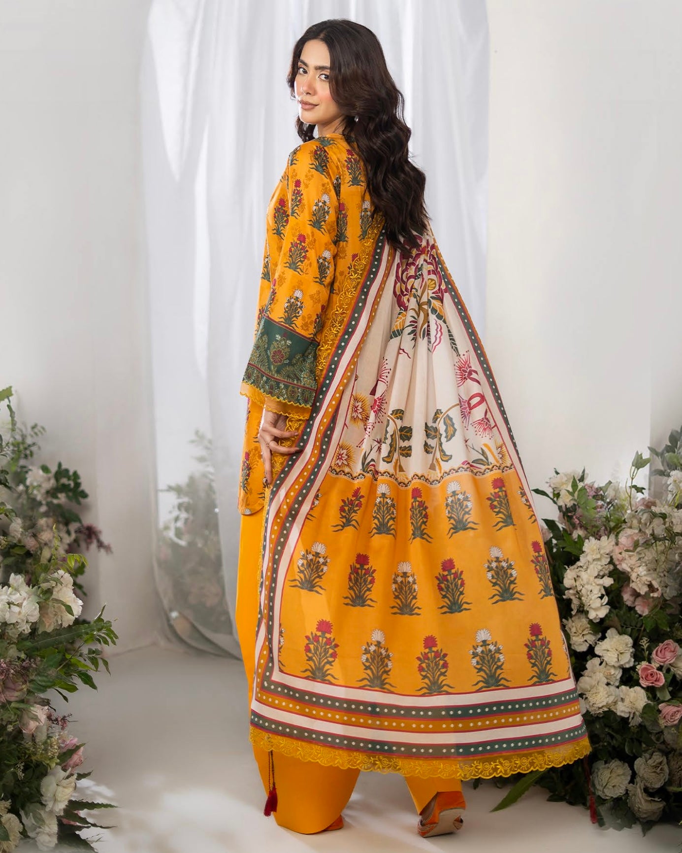 GullJee Haneen | Embroidered Lawn | Design 11