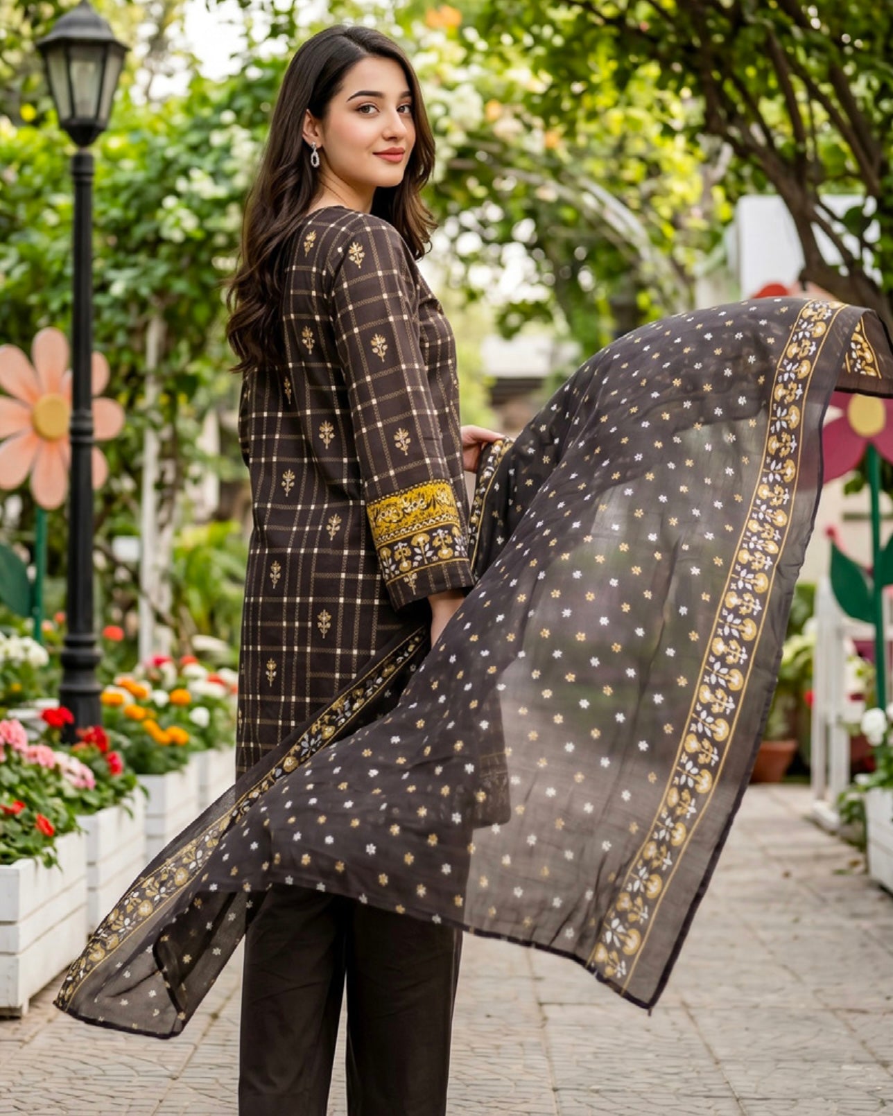 Regalia | Gold Paste Printed Lawn 3pc | Design 11