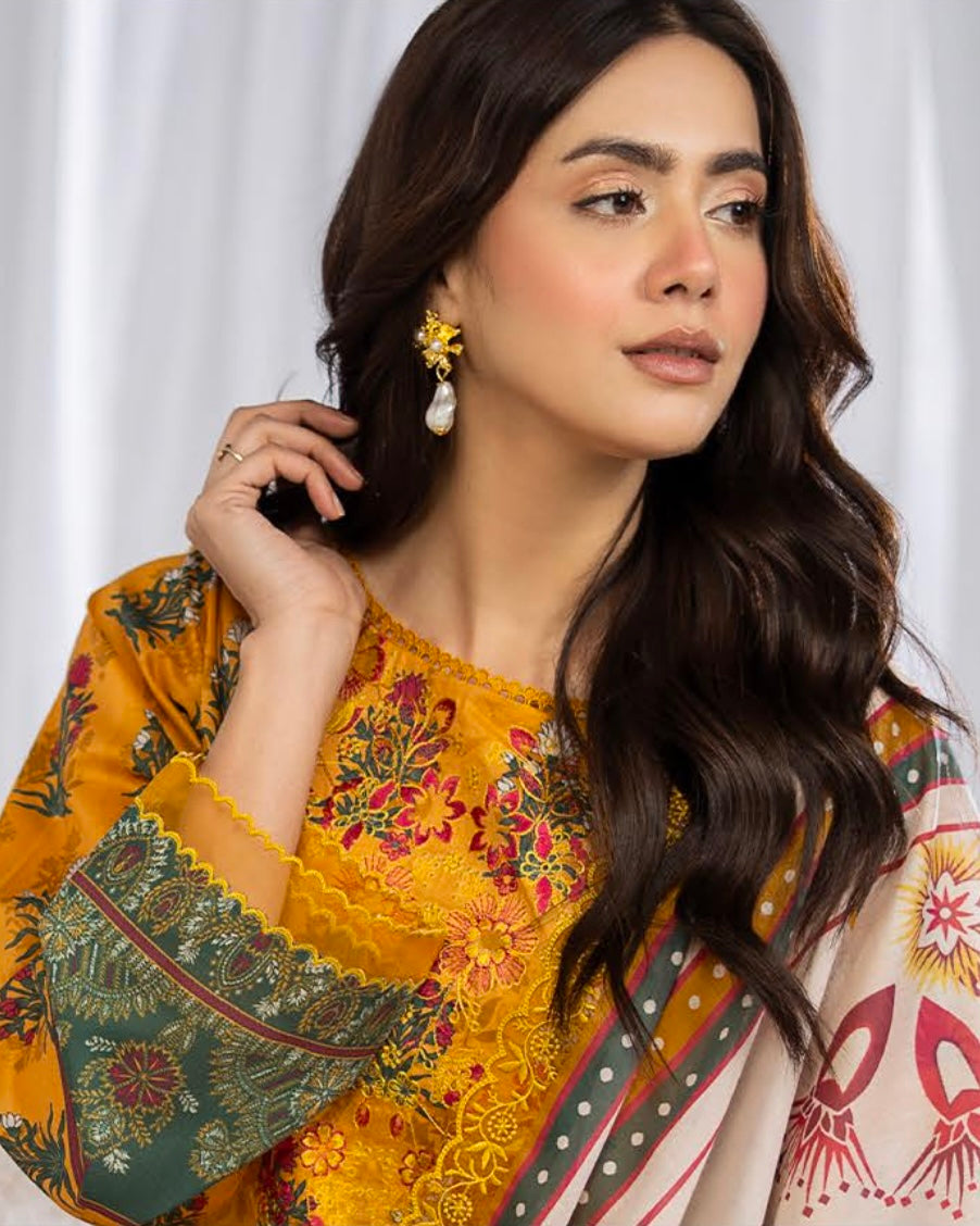 GullJee Haneen | Embroidered Lawn | Design 11
