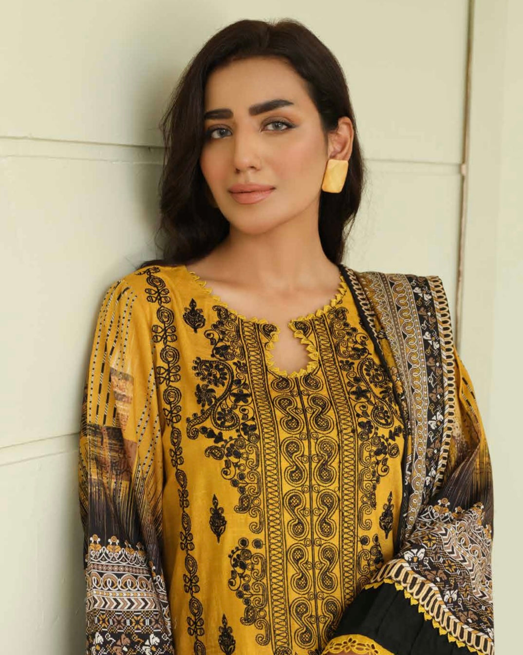 Johra | Charismatic | Khaddar 3pc | Design 122