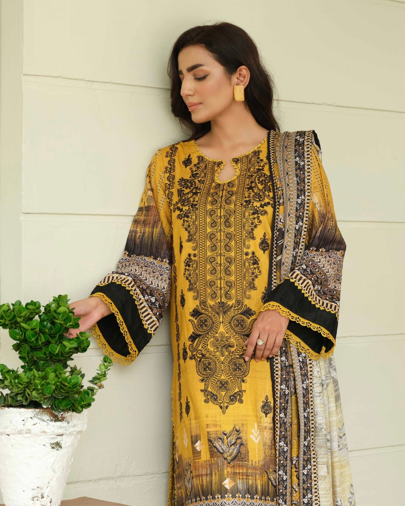 Johra | Charismatic | Khaddar 3pc | Design 122