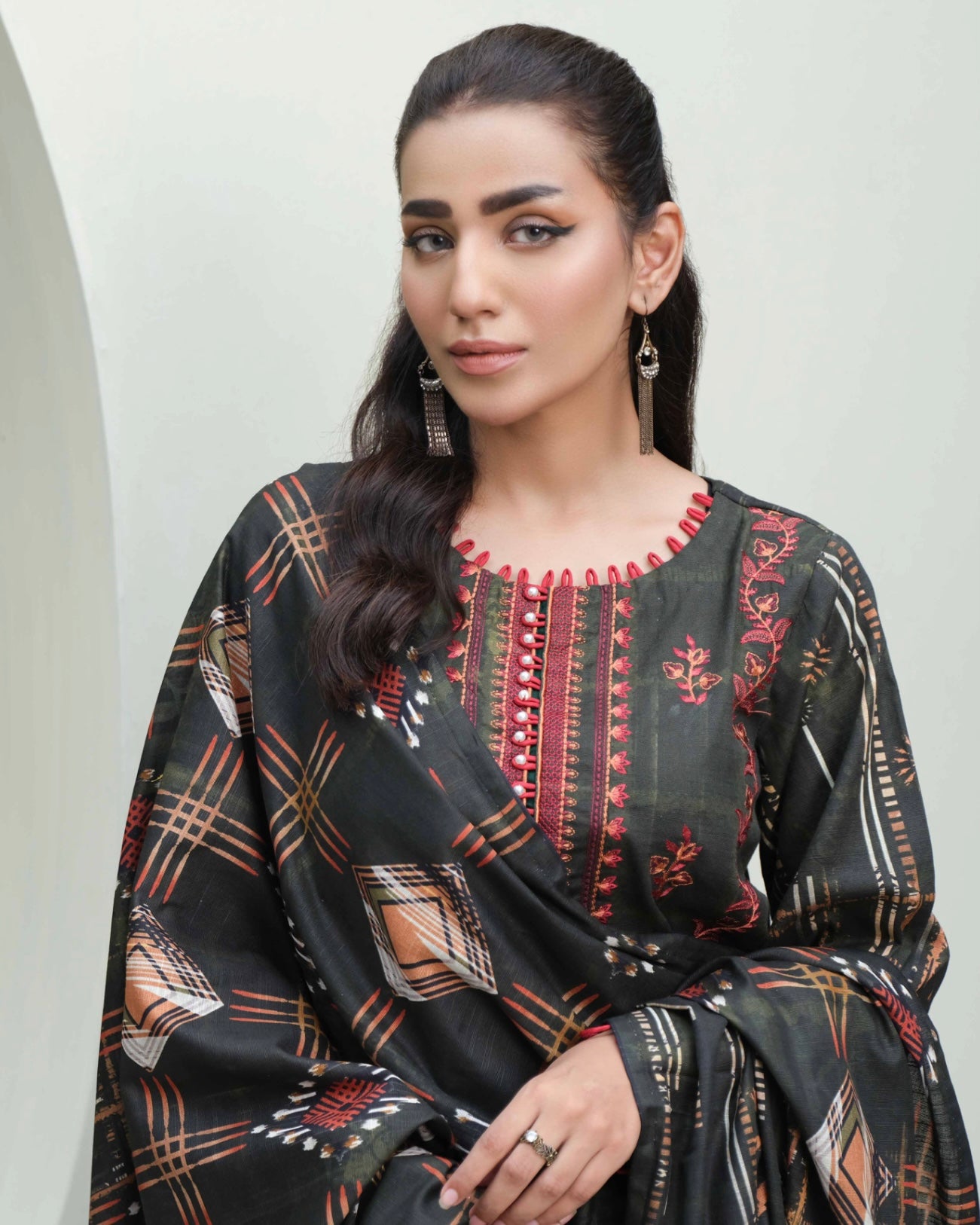 Johra | Charismatic | Khaddar 3pc | Design 125