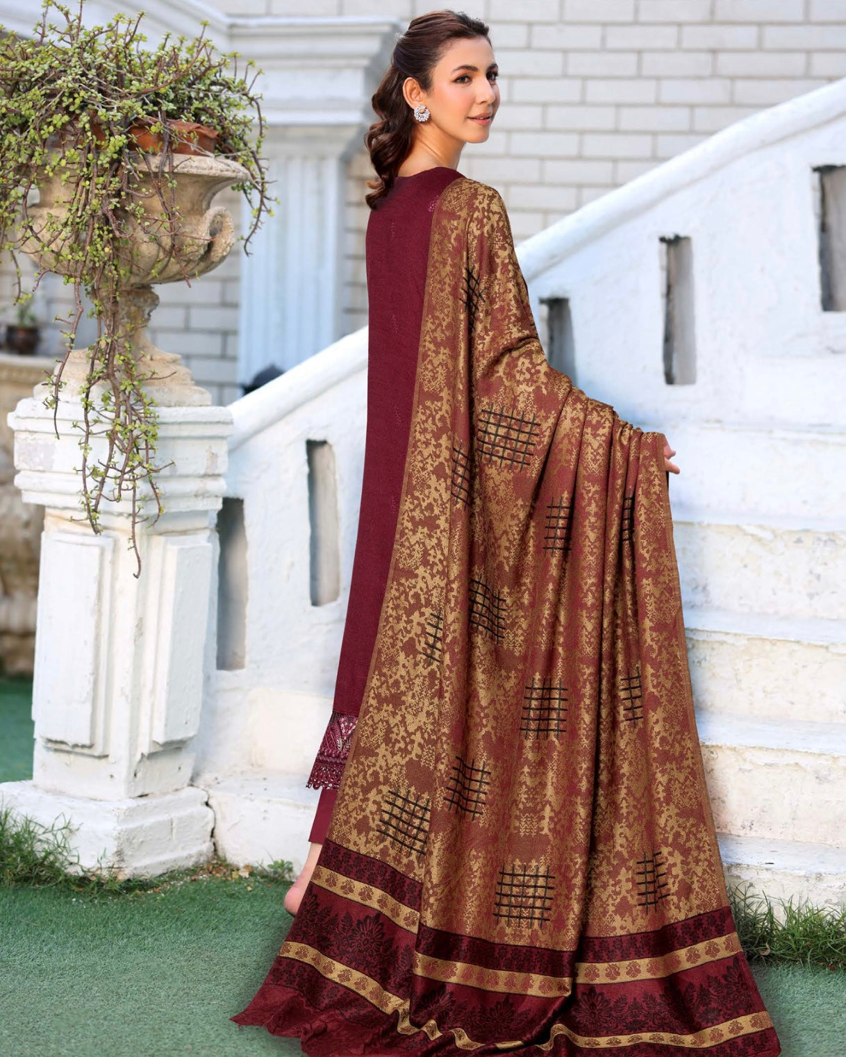 Johra Muse | Khaddar with Jacquard Shawl | Design 1543