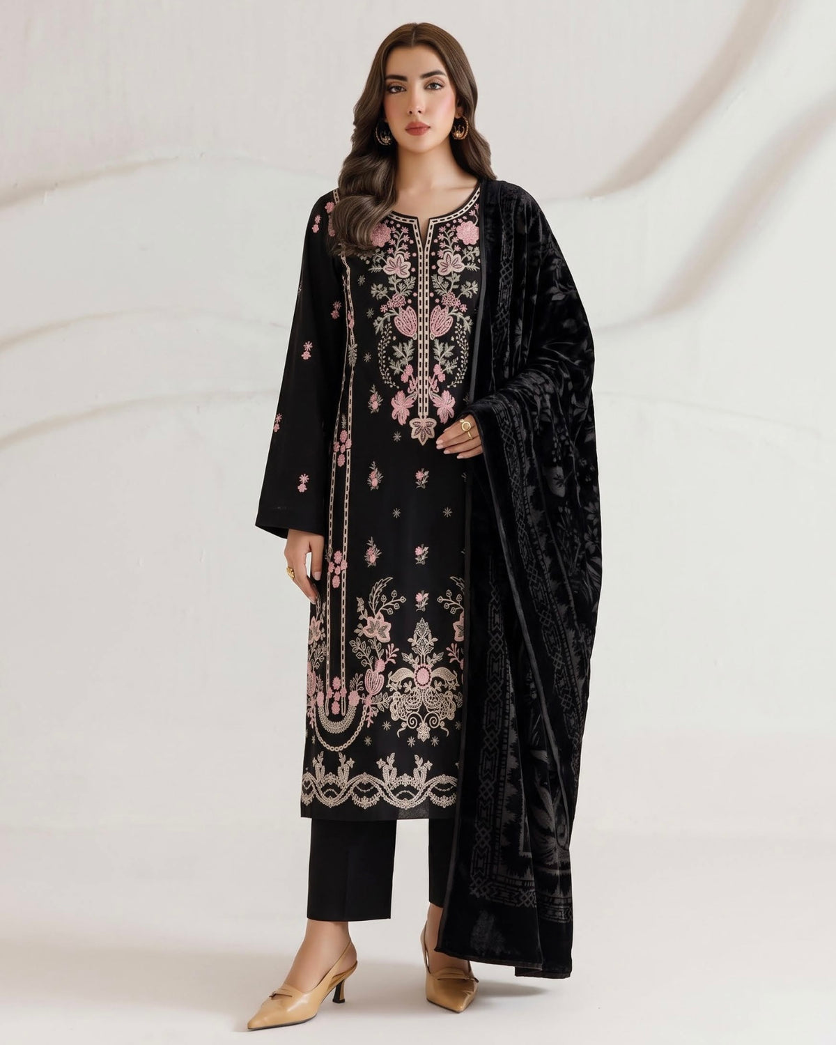 Aizy Anaya | Emb Zari Dhanak with Plachi Shawl | Design 1