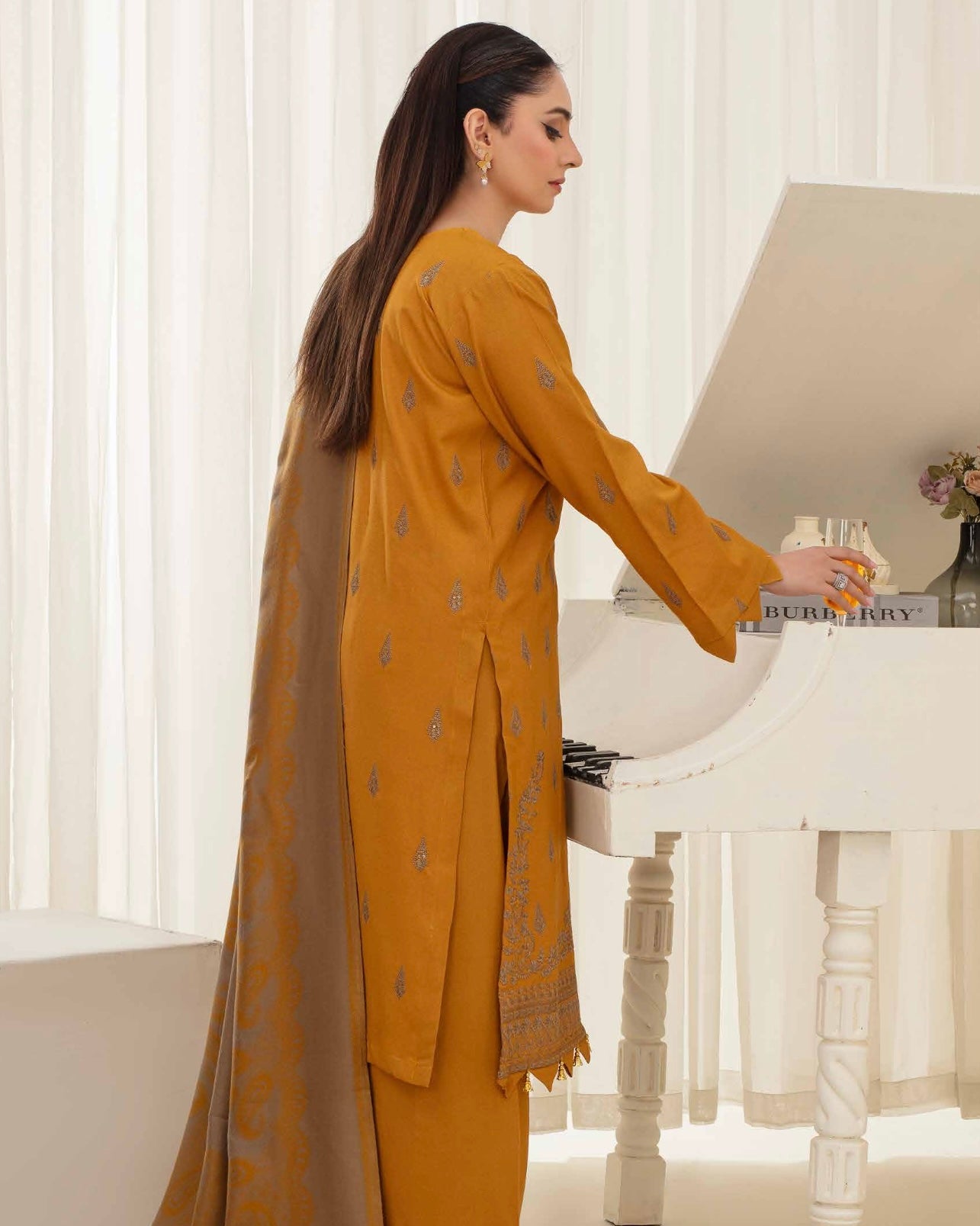Gull-e-Rukh | Embroidered Dhanak Pashmina Shawl | Design 1