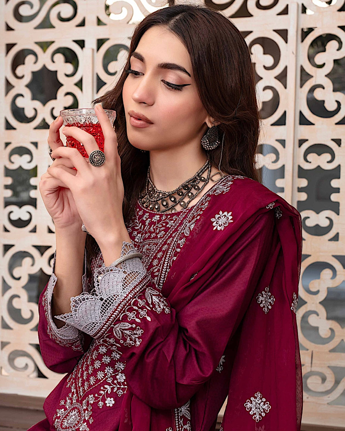 GulleRukh Upscale | Emb Lawn Emb Chiffon Dupatta | Design 1