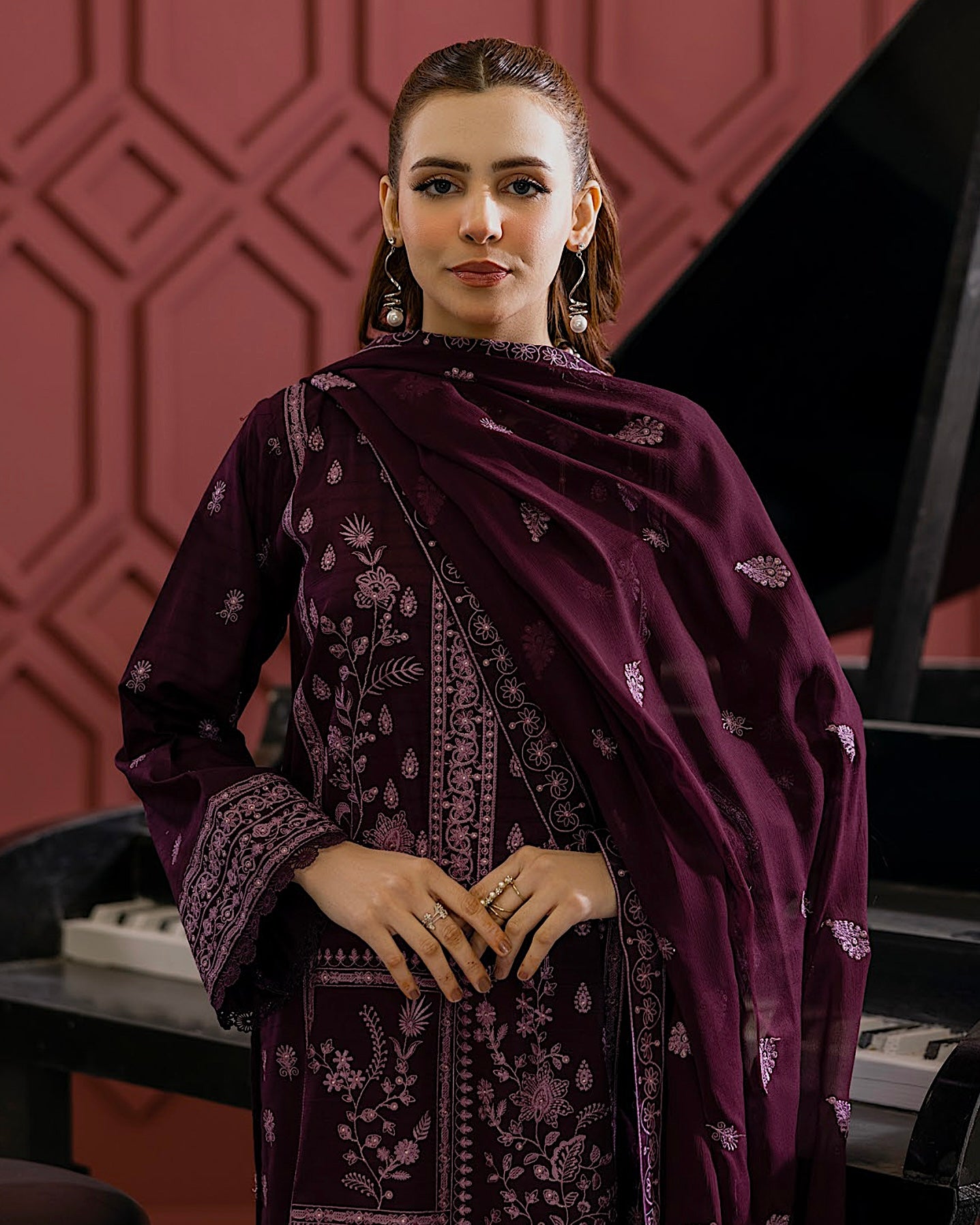 Aalaya Gulnaar | Embroidered Lawn Crinkle Dupatta | Design 1