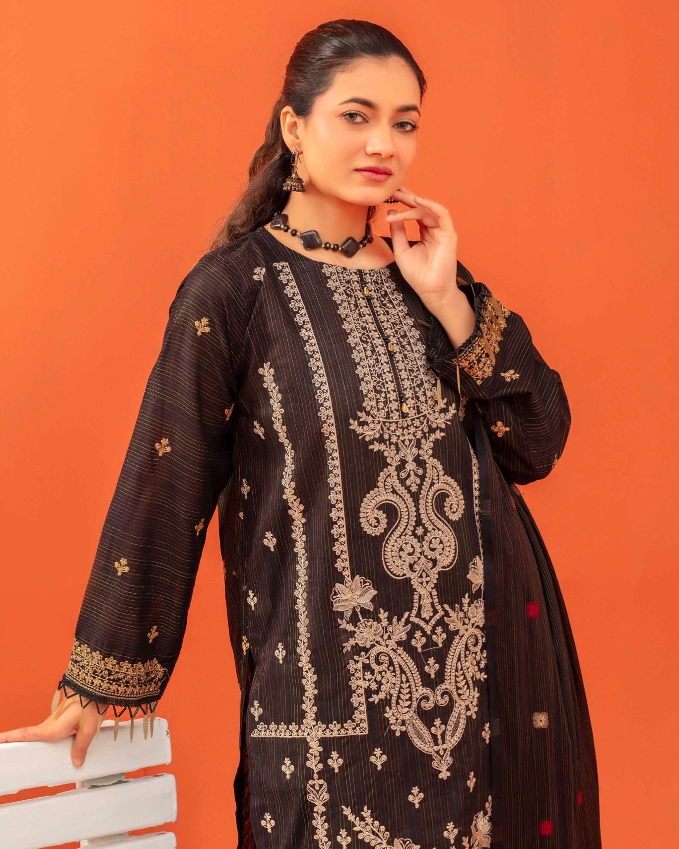 Gullerukh Rangoli | Embroidered Lawn Jacquard Dupatta | Design 1
