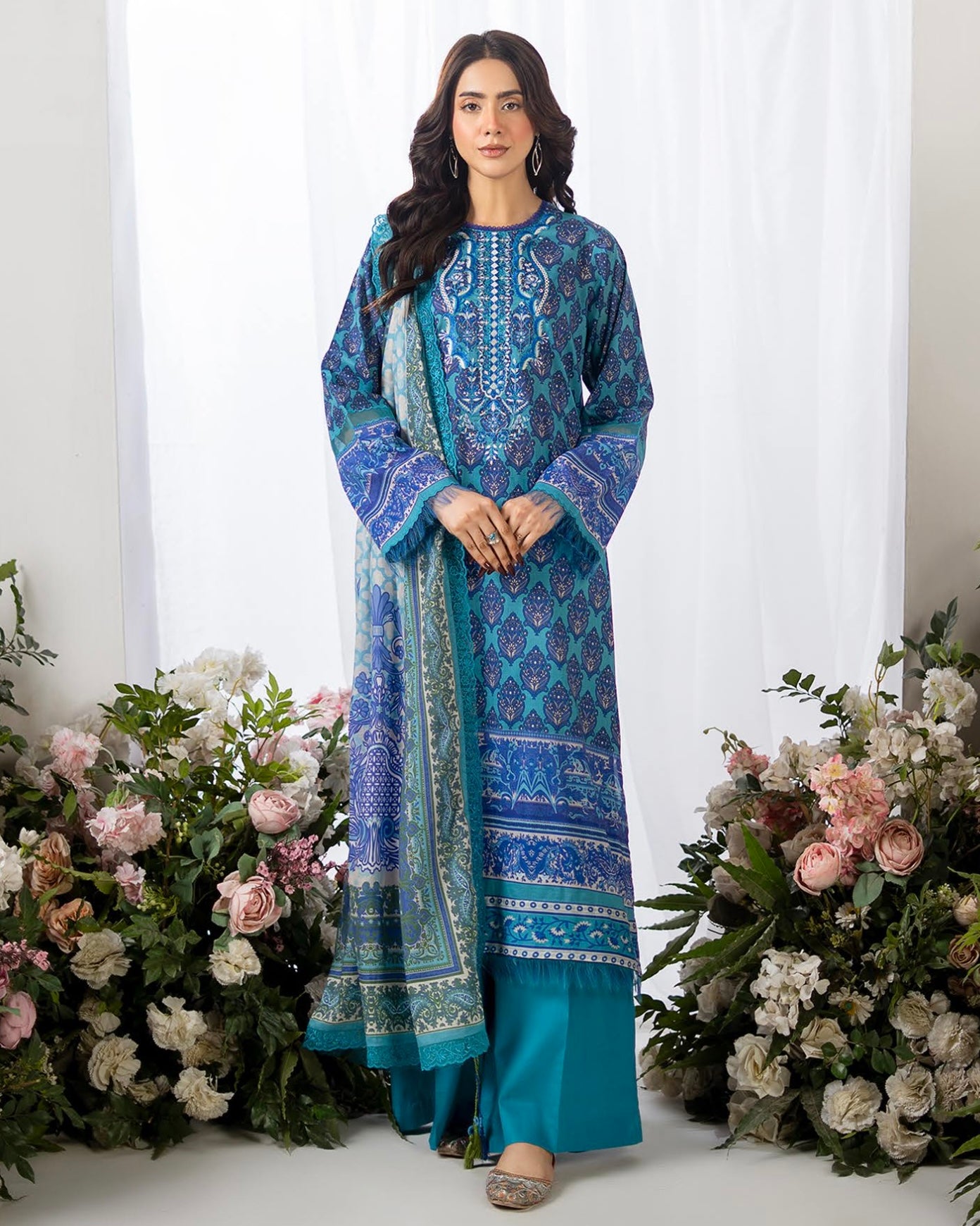 GullJee Haneen | Embroidered Lawn | Design 2