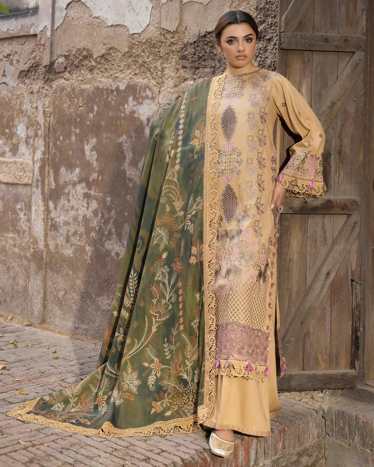 GullJee Shah Bano | Embroidered Linen | Design 2
