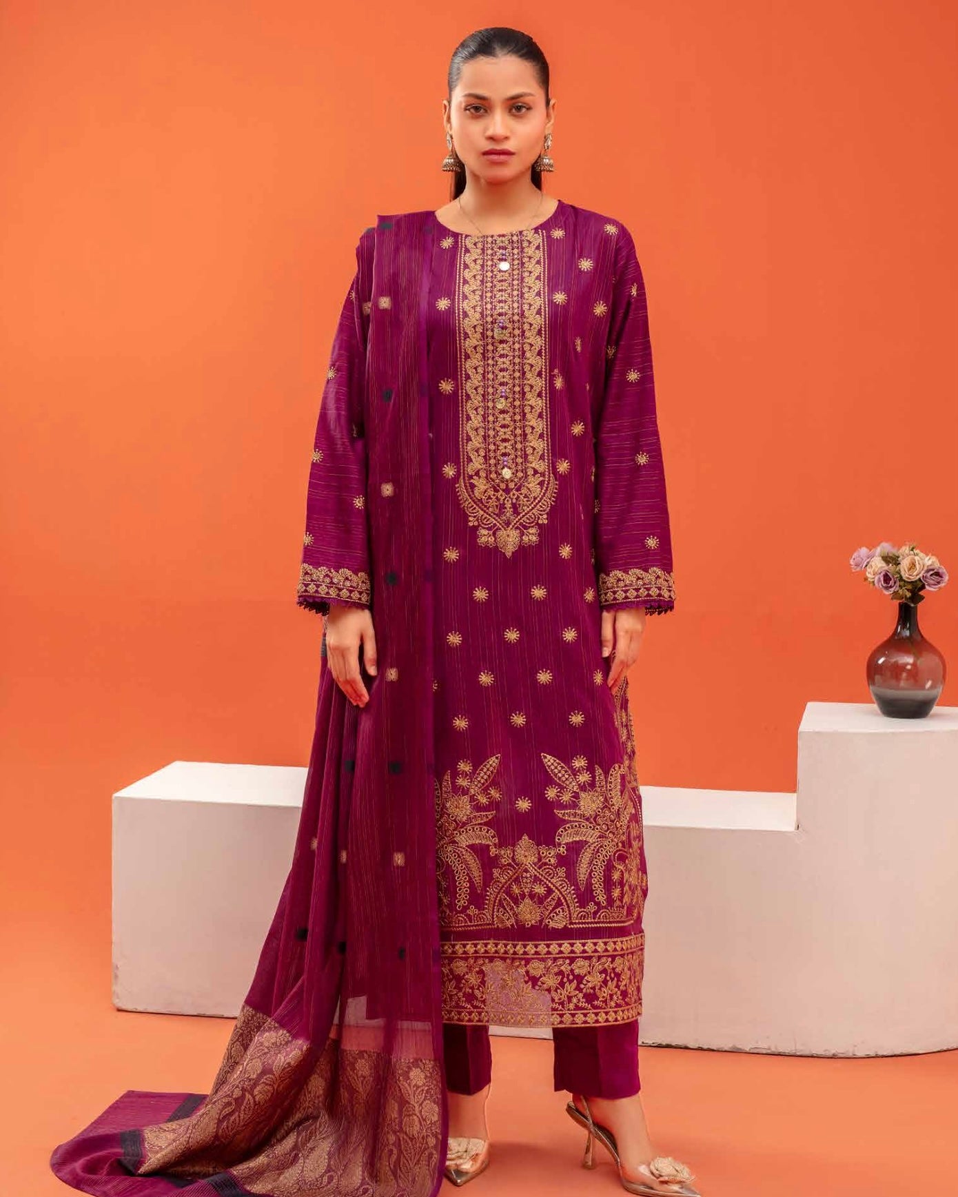 Gullerukh Rangoli | Embroidered Lawn Jacquard Dupatta | Design 2