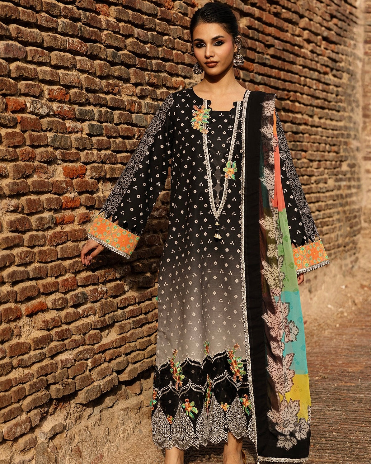 Charizma Chunri | Lawn Collection | Design 2