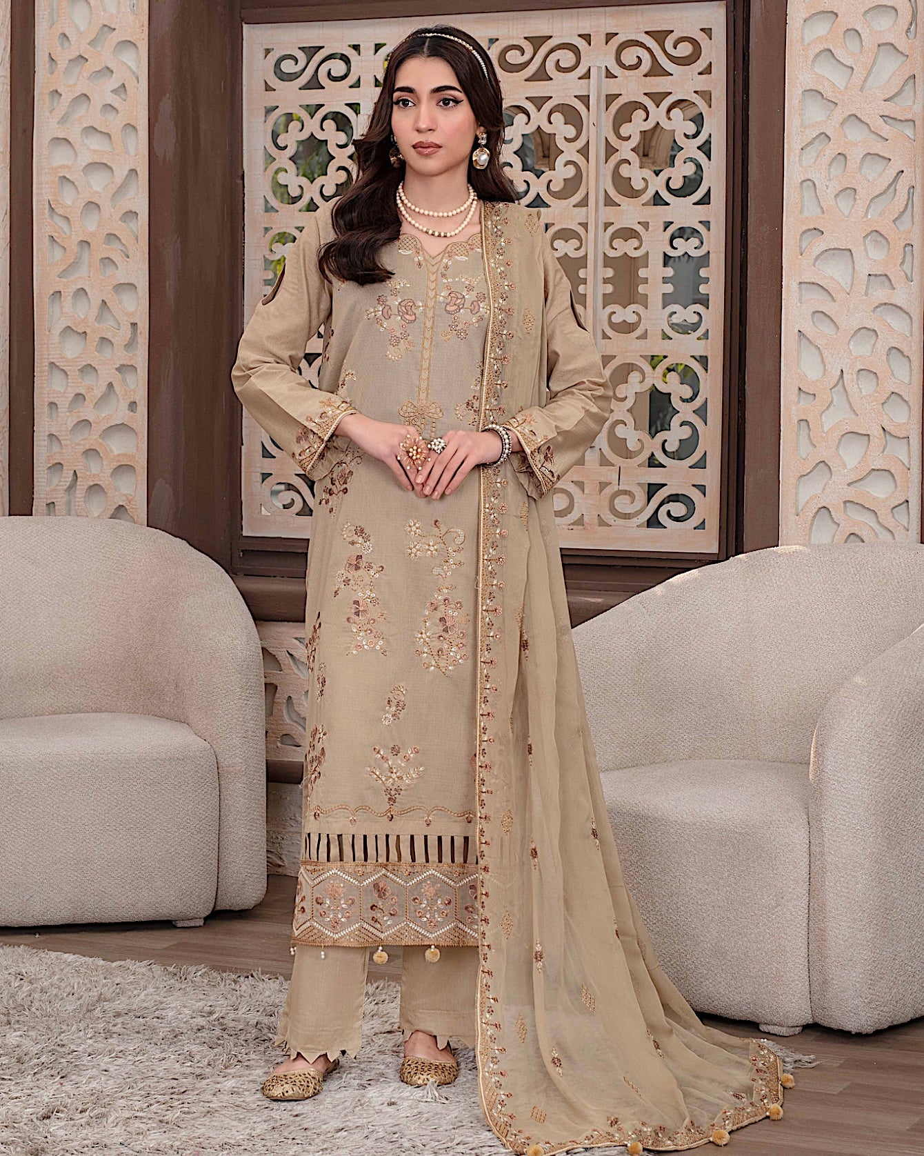 GulleRukh Upscale | Emb Lawn Emb Chiffon Dupatta | Design 2