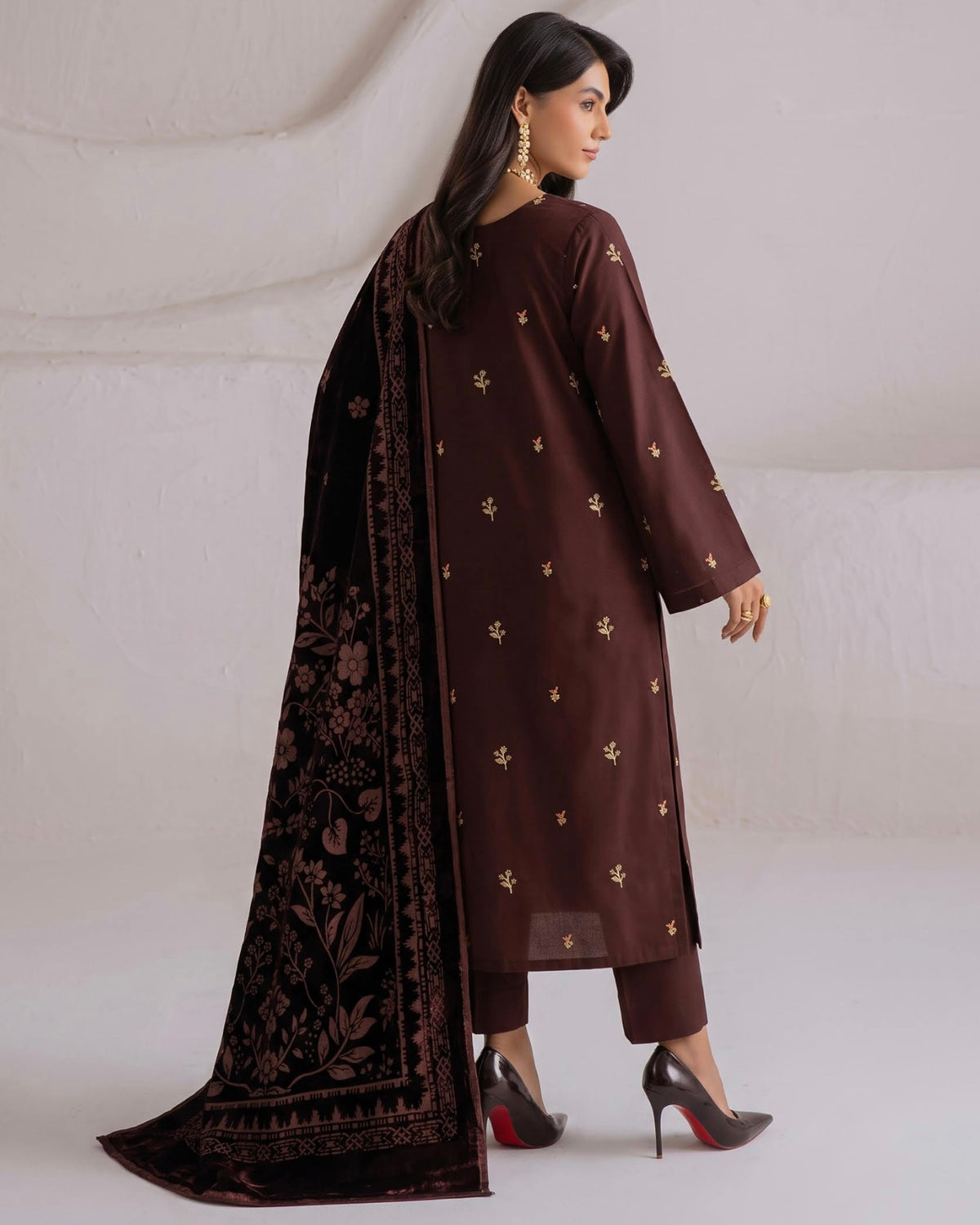 Aizy Zelora | Emb Zari Dhanak with Plachi Shawl | Design 2