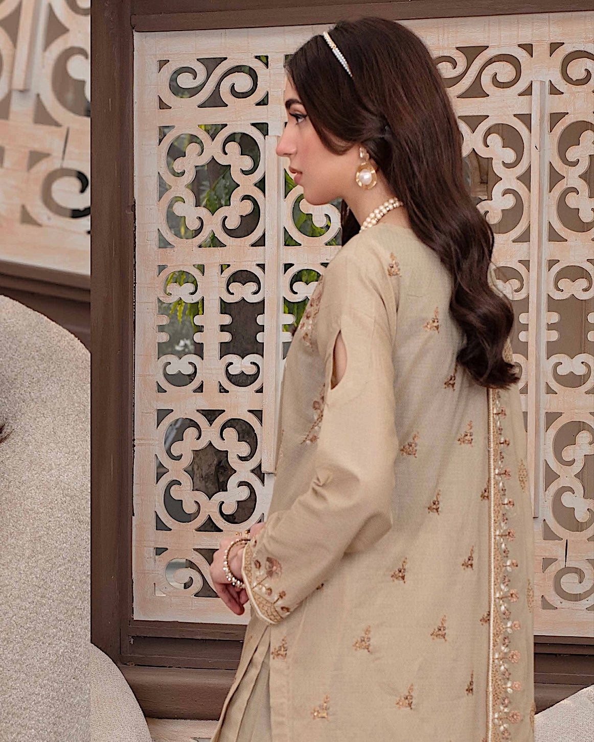 GulleRukh Upscale | Emb Lawn Emb Chiffon Dupatta | Design 2