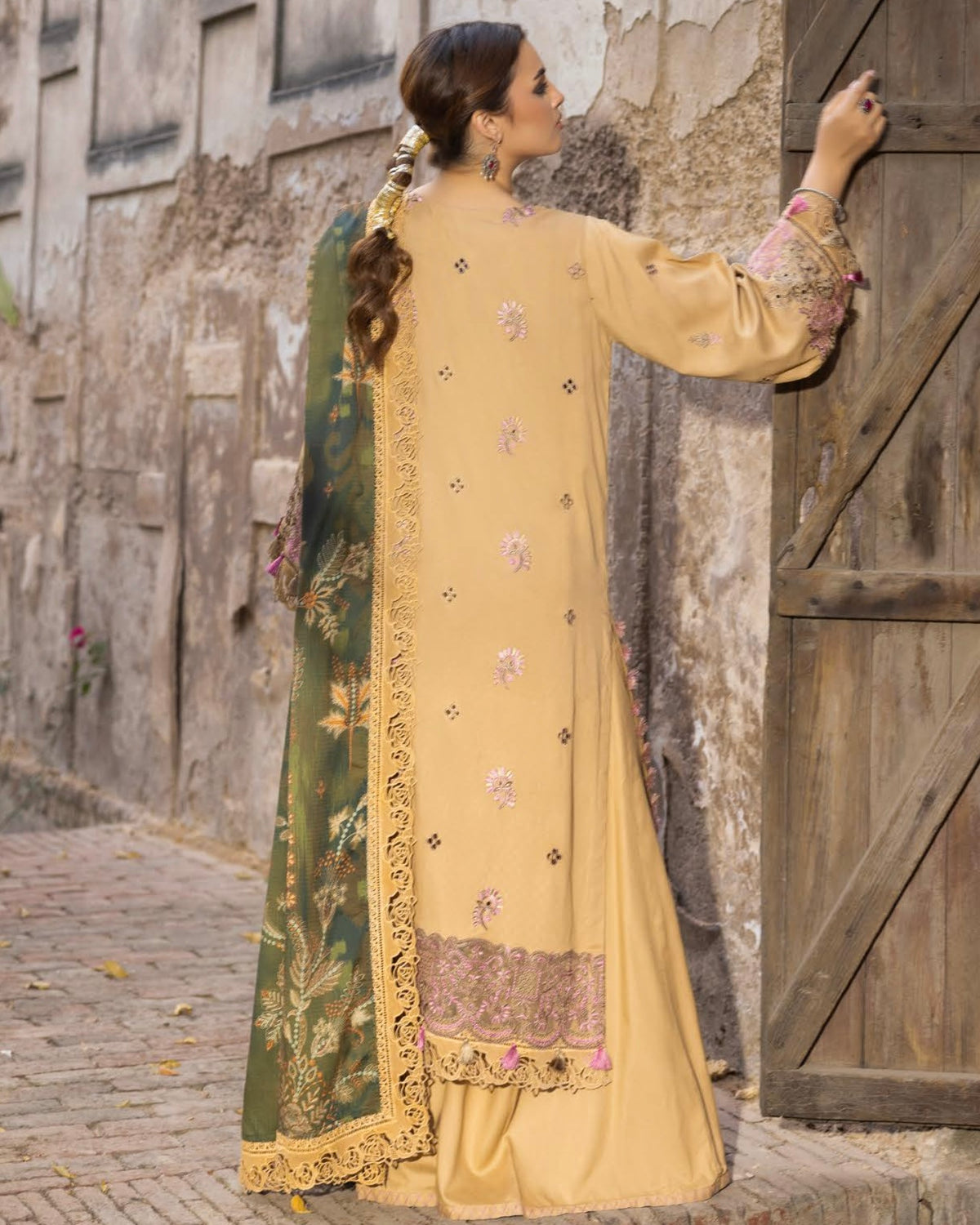 GullJee Shah Bano | Embroidered Linen | Design 2