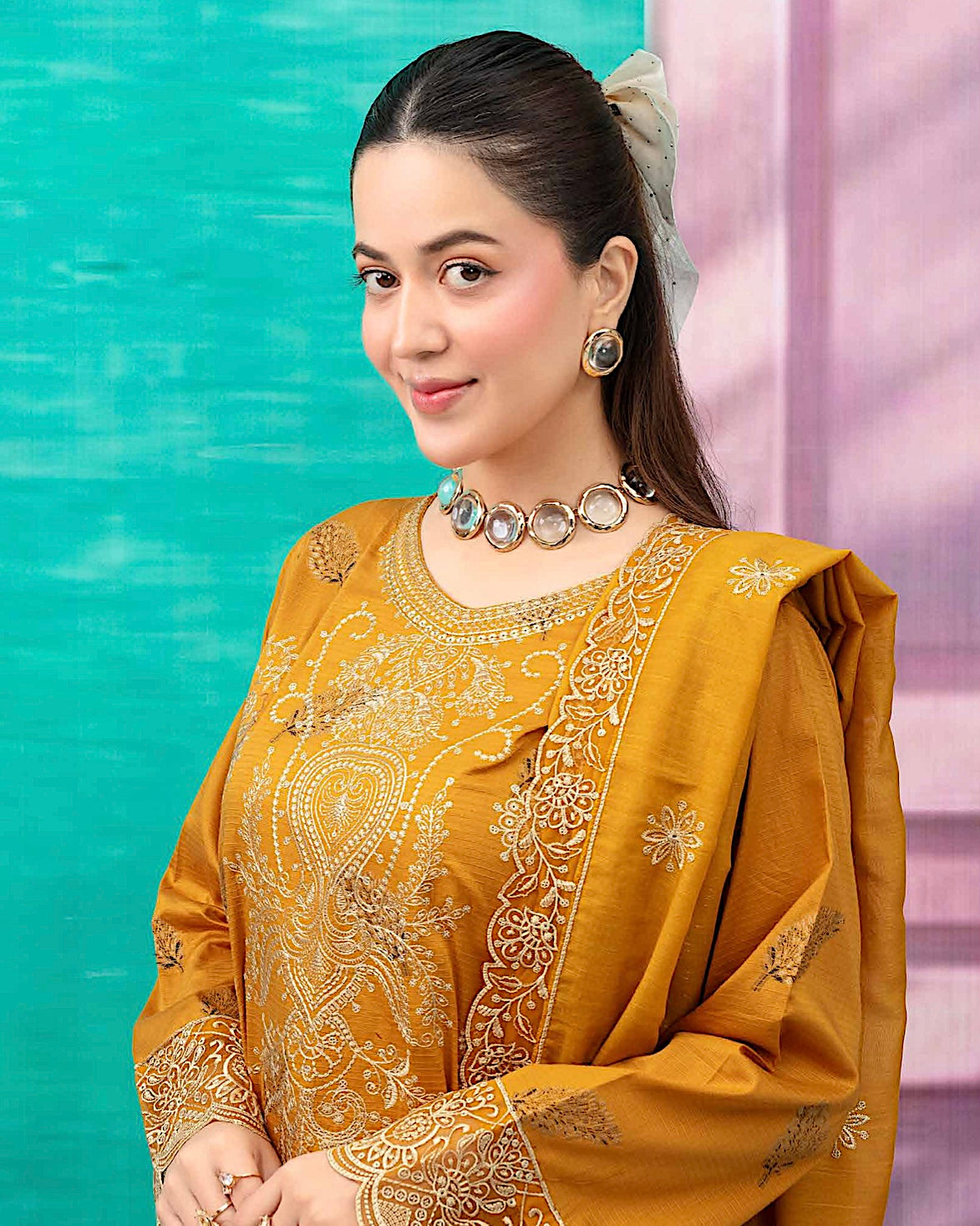 Gullerukh Baroshia | Embroidered Lawn Makhmal Dupatta | Design 2