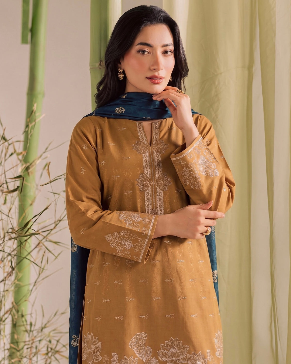Gullerukh Banarsi | Jacquard Linen | Design 2