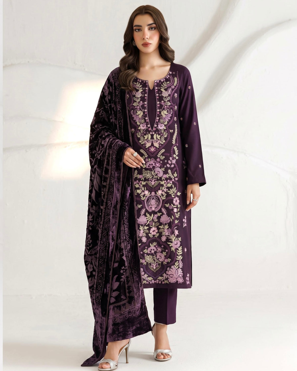 Aizy Anaya | Emb Zari Dhanak with Plachi Shawl | Design 3