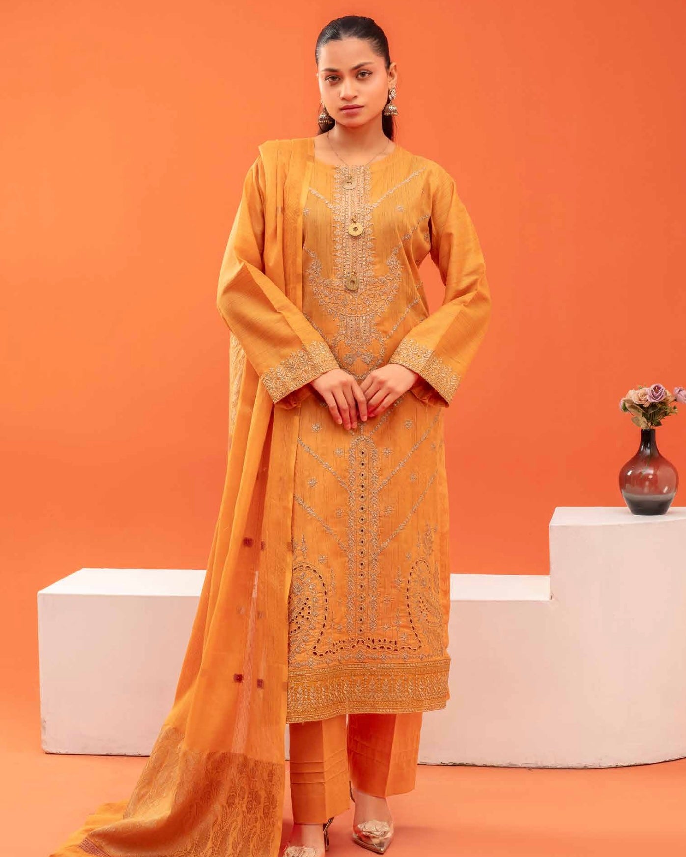 Gullerukh Rangoli | Embroidered Lawn Jacquard Dupatta | Design 3