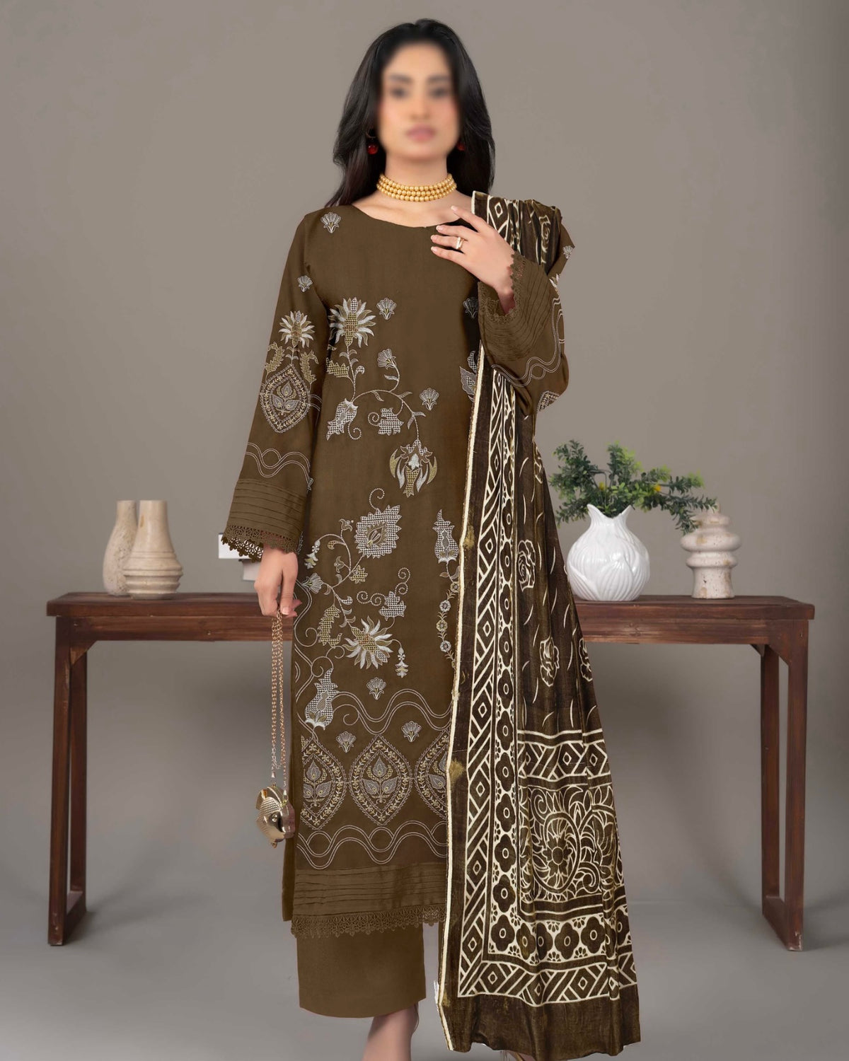 Fantak Zabaish | Emb Dhanak with Plachi Shawl | Design 3
