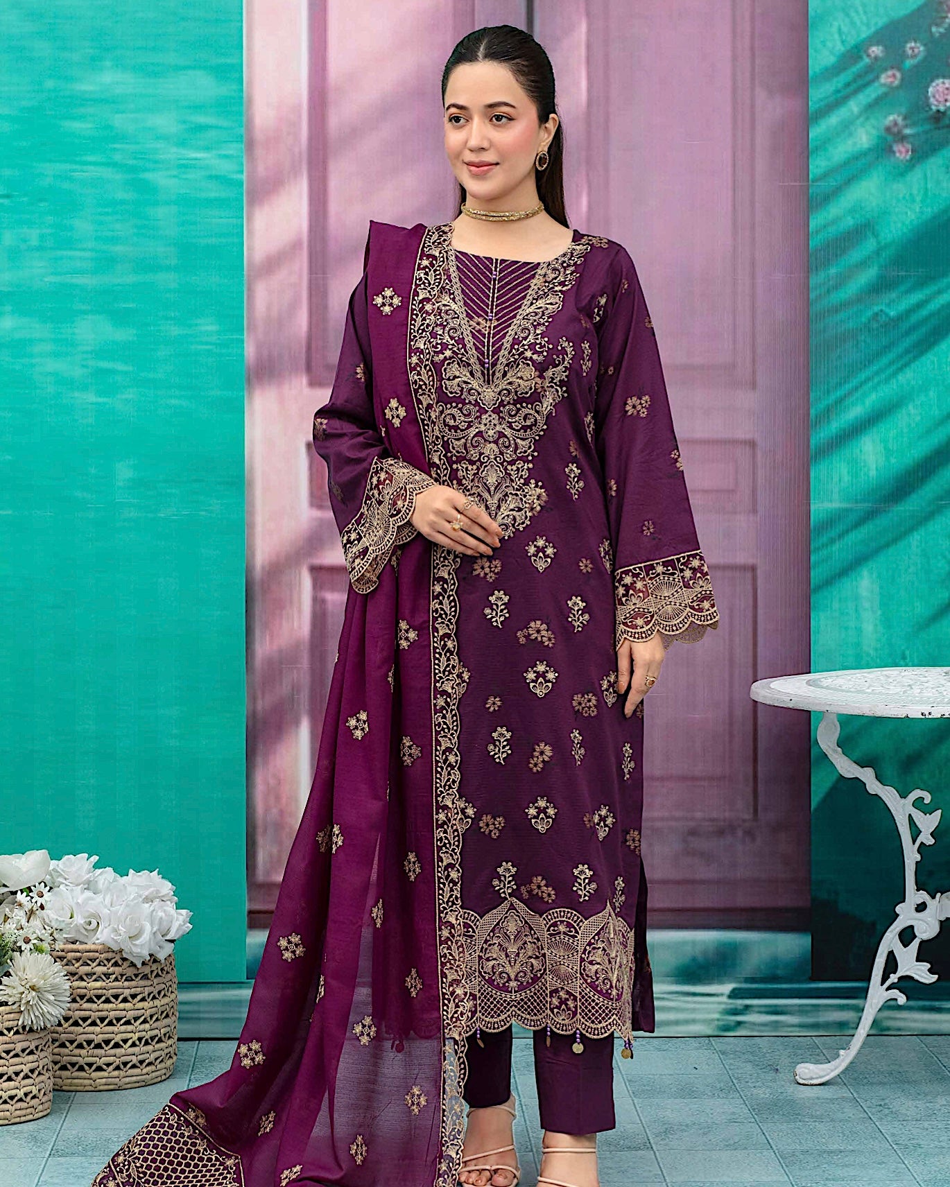Gullerukh Baroshia | Embroidered Lawn Makhmal Dupatta | Design 3