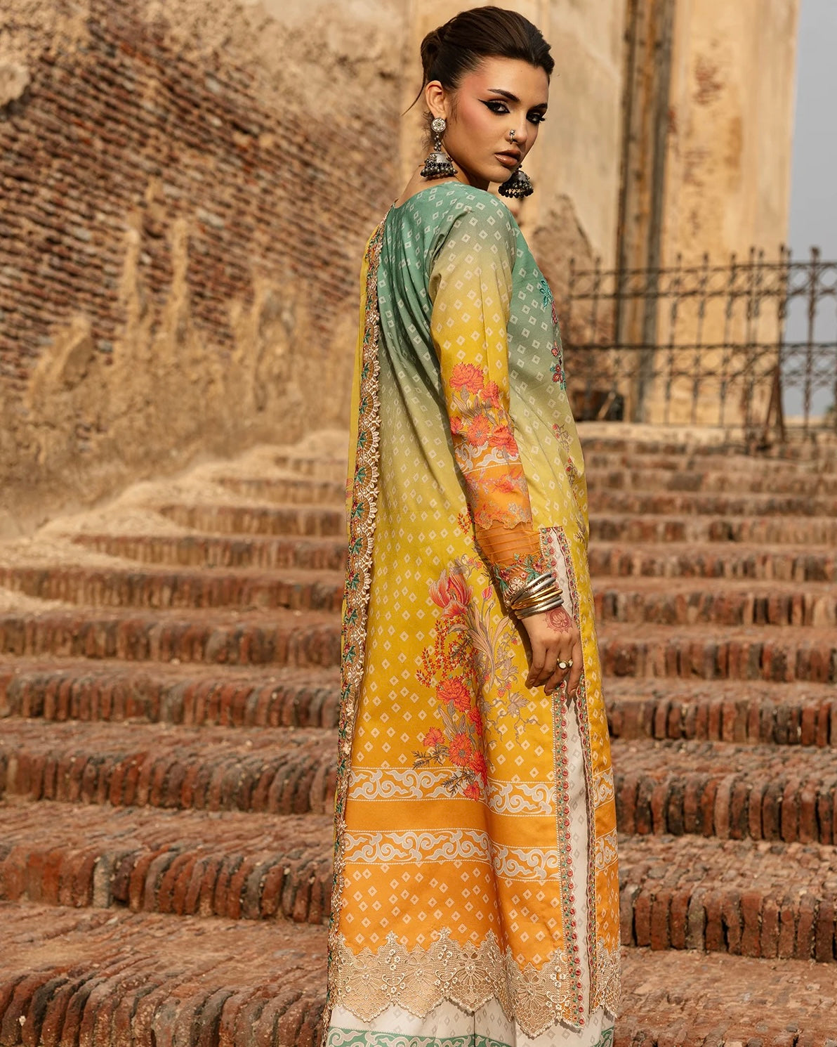 Charizma Chunri | Lawn Collection | Design 3