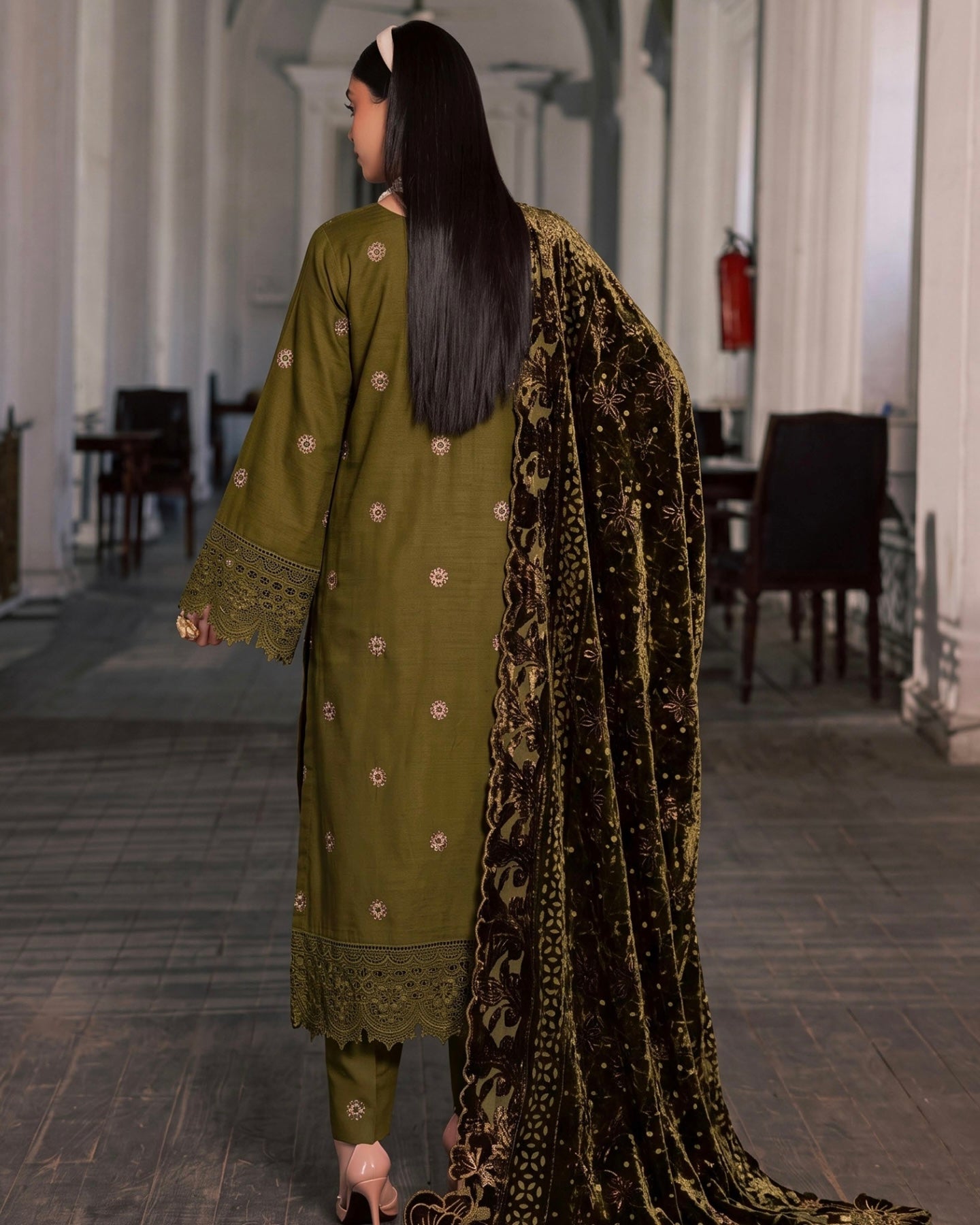 Aizy Amber | Emb Dhanak with Plachi Shawl | Design 3