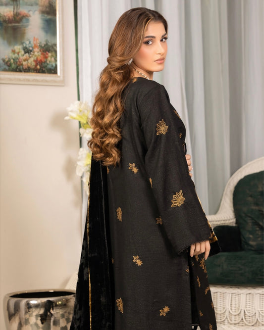 Rangreet | Embroidered Zari Dhanak | Plachi Shawl | Design 3