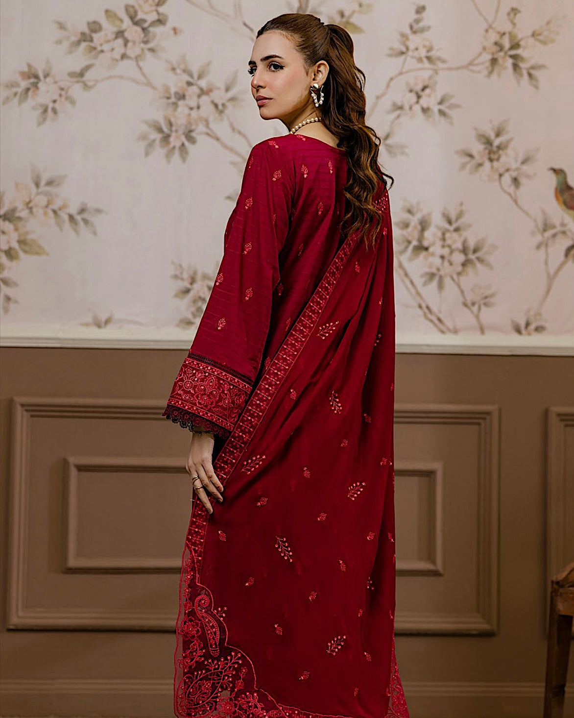 Aalaya Gulnaar | Embroidered Lawn Crinkle Dupatta | Design 3
