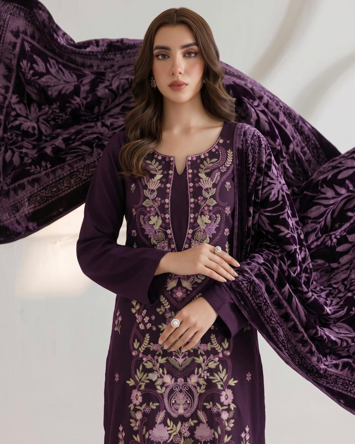 Aizy Anaya | Emb Zari Dhanak with Plachi Shawl | Design 3