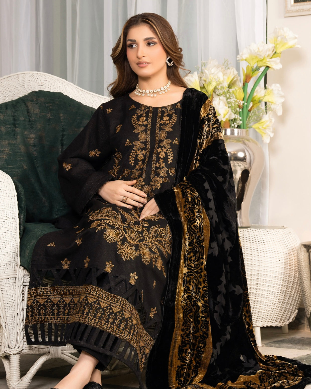 Rangreet | Embroidered Zari Dhanak | Plachi Shawl | Design 3