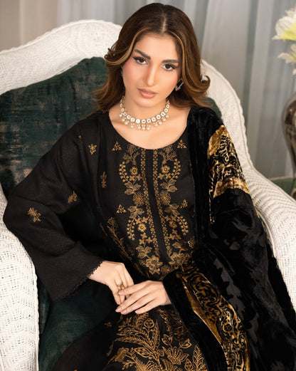 Rangreet | Embroidered Zari Dhanak | Plachi Shawl | Design 3