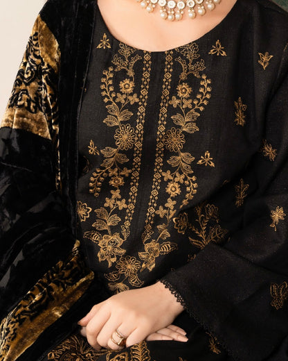 Rangreet | Embroidered Zari Dhanak | Plachi Shawl | Design 3