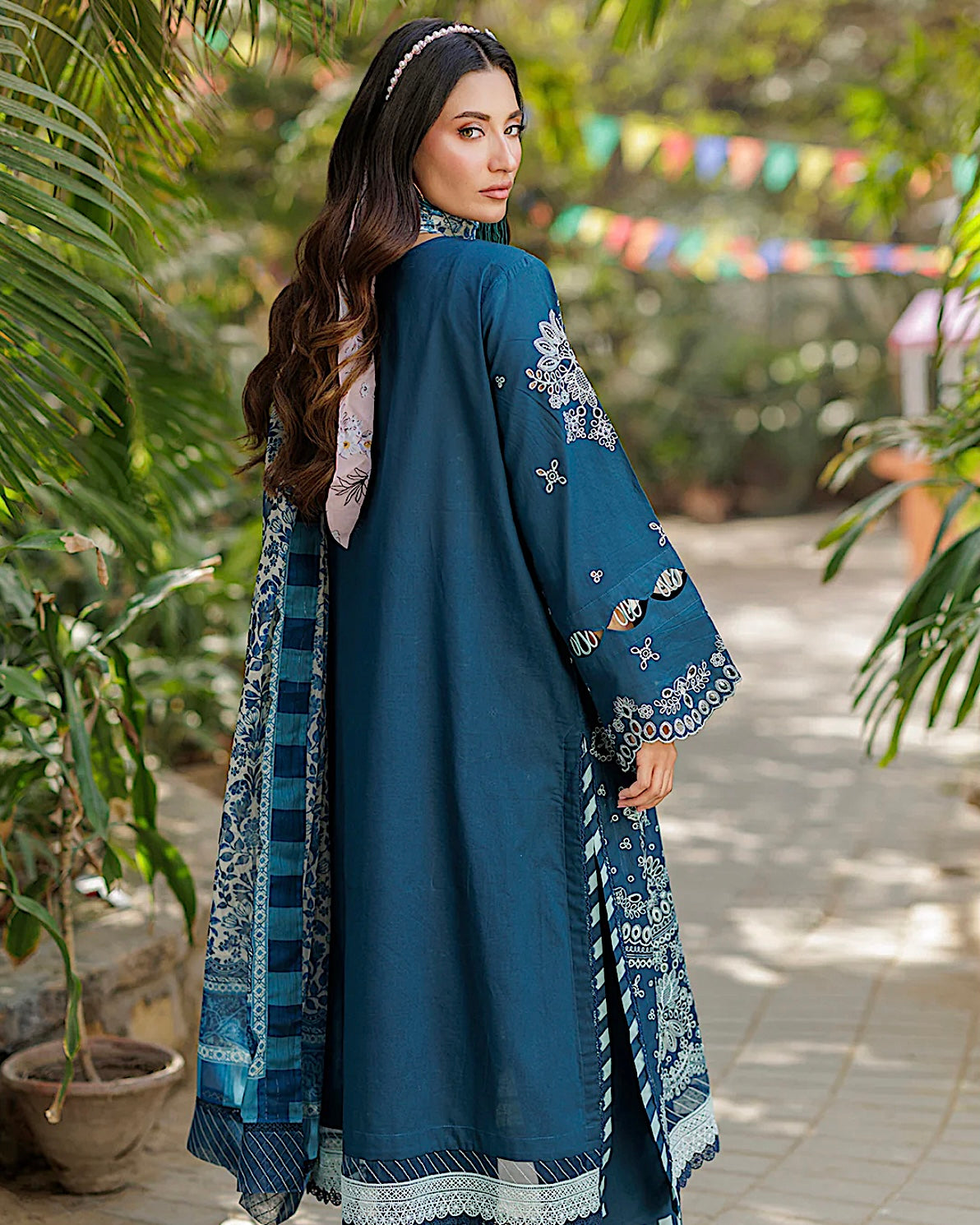 Zellbury Signature | Lawn Chikankari | Design 4016