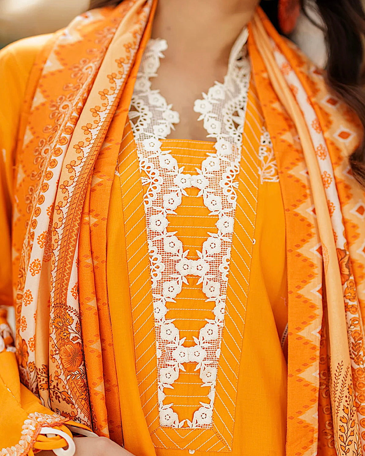 Zellbury Signature | Lawn Chikankari | Design 4017