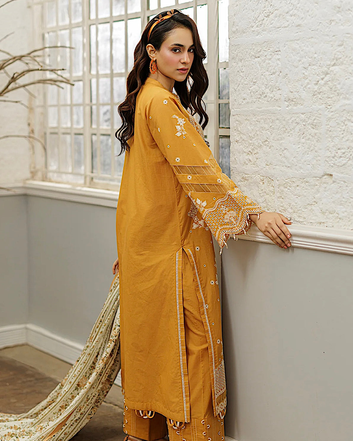 Zellbury Signature | Lawn Chikankari | Design 4032