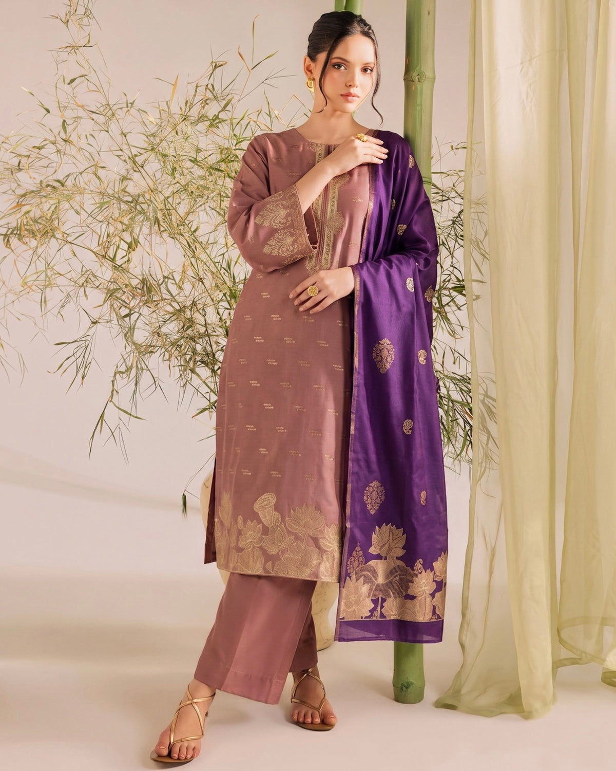 Gullerukh Banarsi | Jacquard Linen | Design 4