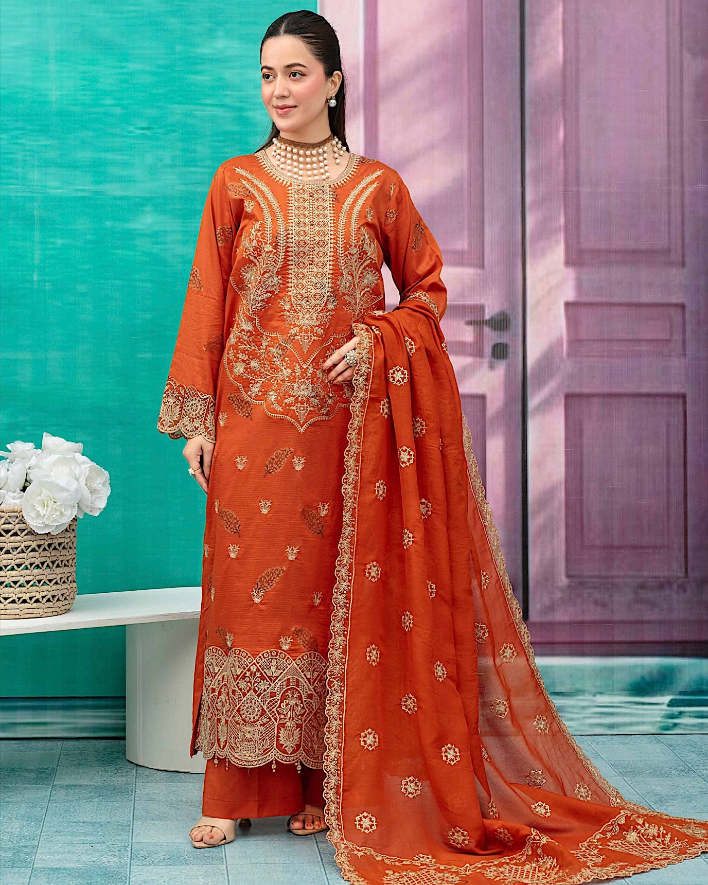 Gullerukh Baroshia | Embroidered Lawn Makhmal Dupatta | Design 4