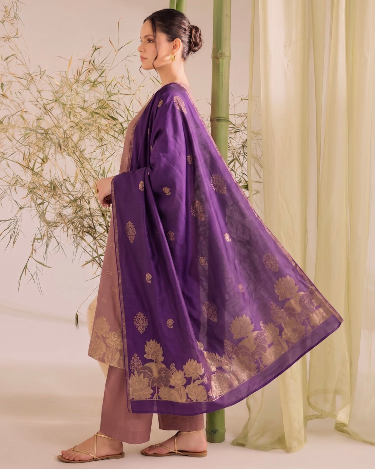 Gullerukh Banarsi | Jacquard Linen | Design 4