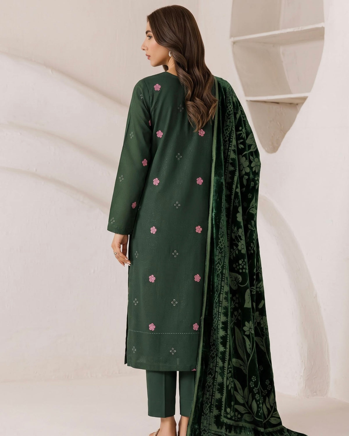 Aizy Anaya | Emb Zari Dhanak with Plachi Shawl | Design 4