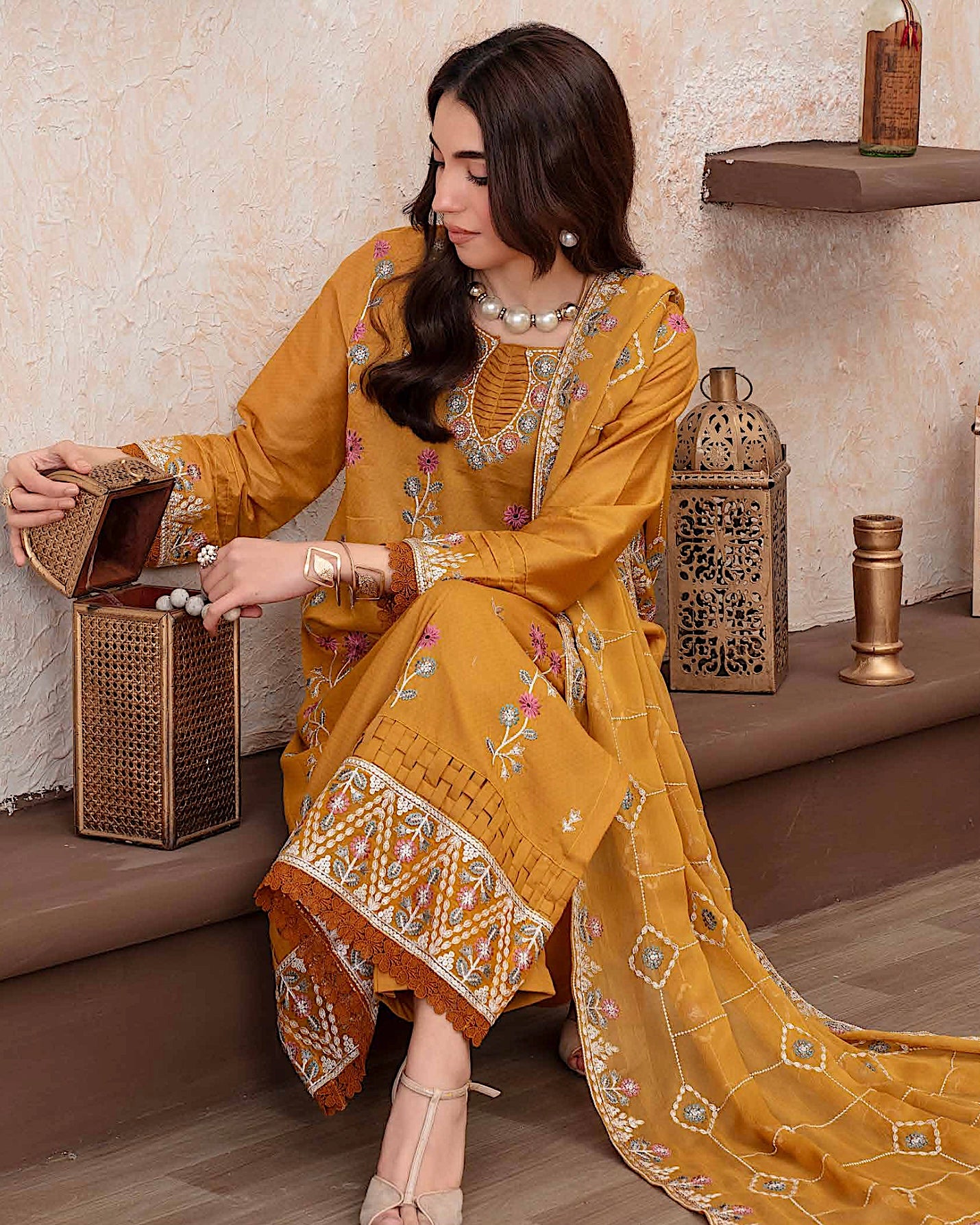 GulleRukh Upscale | Emb Lawn Emb Chiffon Dupatta | Design 4