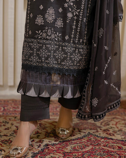 Aalaya Gulnaar | Embroidered Lawn Crinkle Dupatta | Design 4