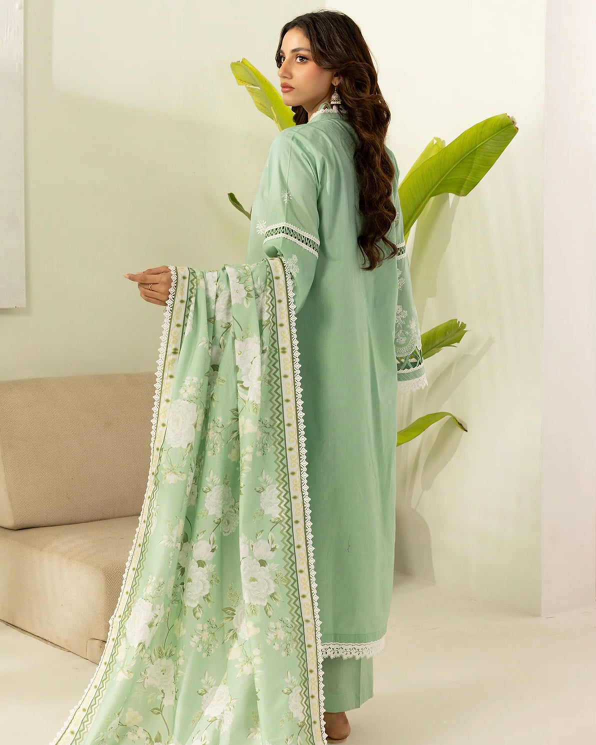 Zellbury | Embroidered Lawn Denting Dupatta | Design 568